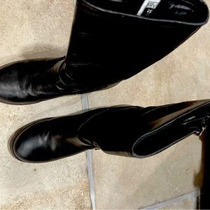 Fry above ankle boots, and great condition